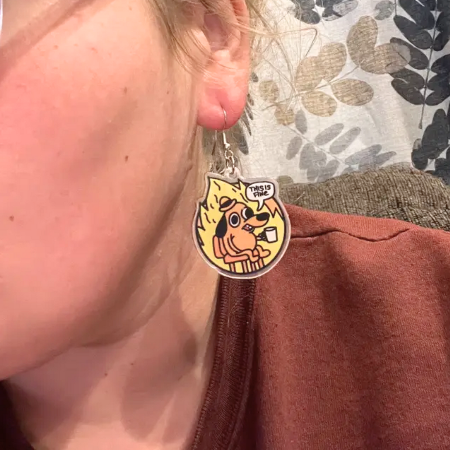 This is fine dog earrings